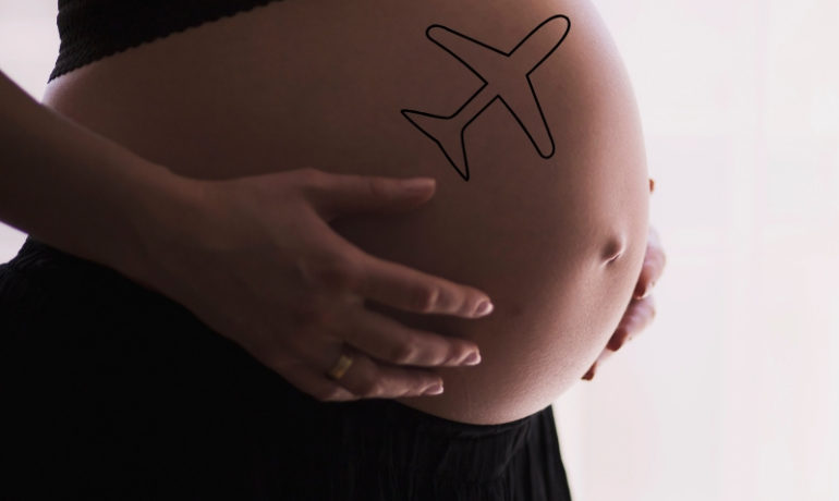 Lot samolotem w ciąży - czy jest bezpieczny, kiedy można?
