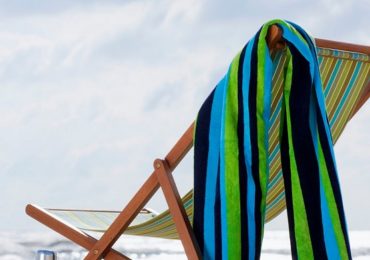 Czy brać ręczniki plażowe na wakacje?