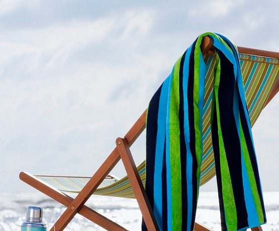 Czy brać ręczniki plażowe na wakacje?