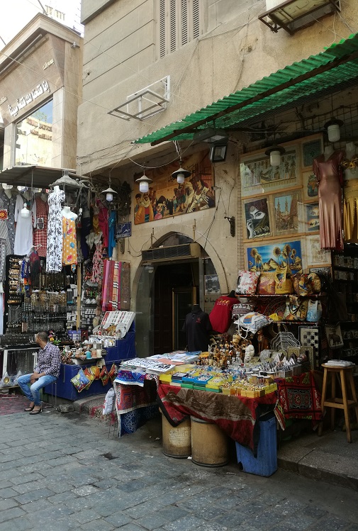 Egipt bazar z pamiątkami w Kairze ciężko się zdecydować co wybrać