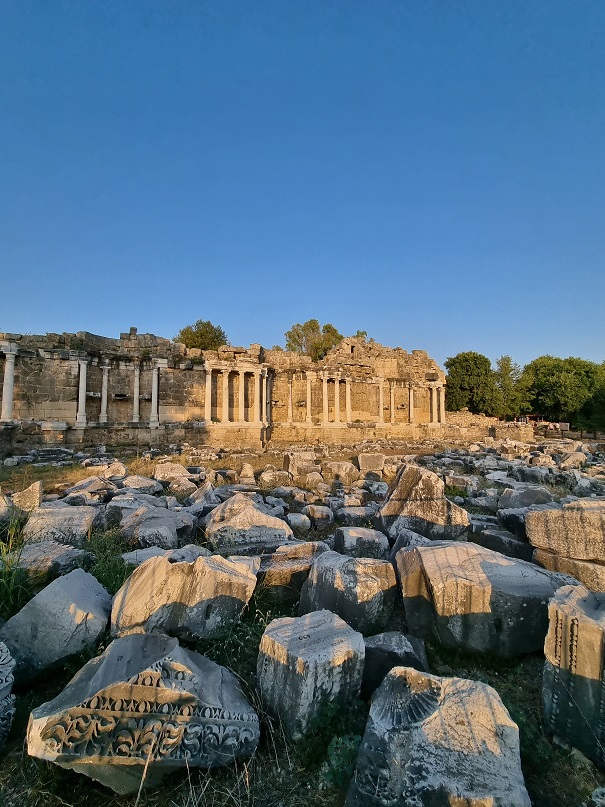 Side, ruiny, Monumentalna Fontanna